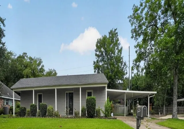 Photo 1 of Single family home for sale at 218 Ormond Oaks Dr, Destrehan, LA 70047 | MLS# 2561399 | Listing updated on 2026-09-28