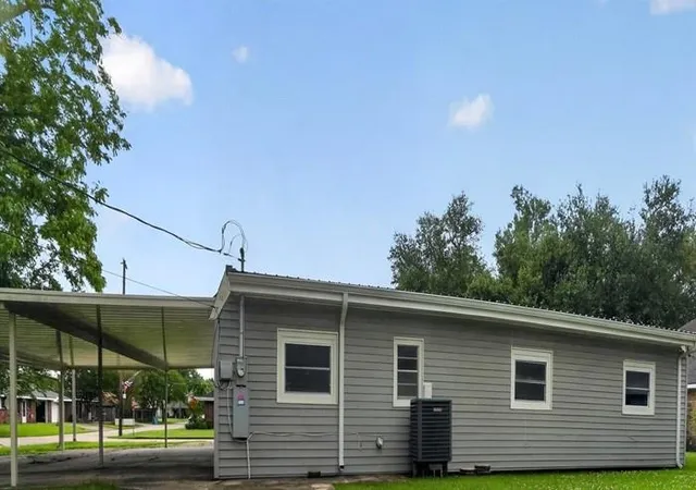 Photo 2 of Single family home for sale at 218 Ormond Oaks Dr, Destrehan, LA 70047 | MLS# 2561399 | Listing updated on 2026-09-28