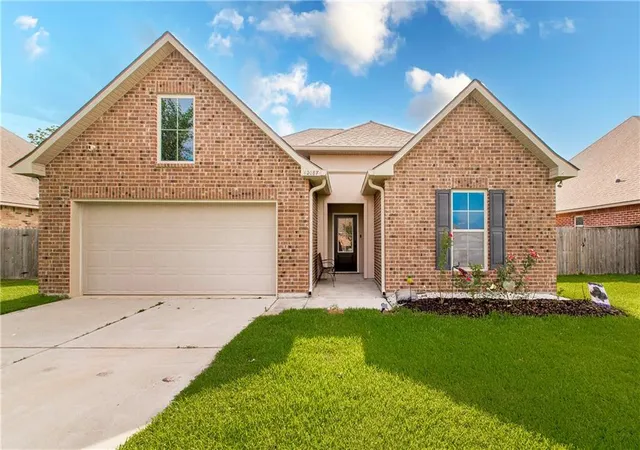 Photo 1 of Single family home for sale at 42087 Wood Ave, Ponchatoula, LA 70454 | MLS# 2561670 | Listing updated on 2026-10-06