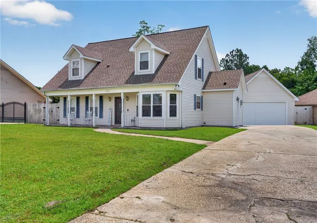 Photo 2 of Single family home for sale at 202 Oakmont Dr, Slidell, LA 70460 | MLS# 2561010 | Listing updated on 2026-09-05