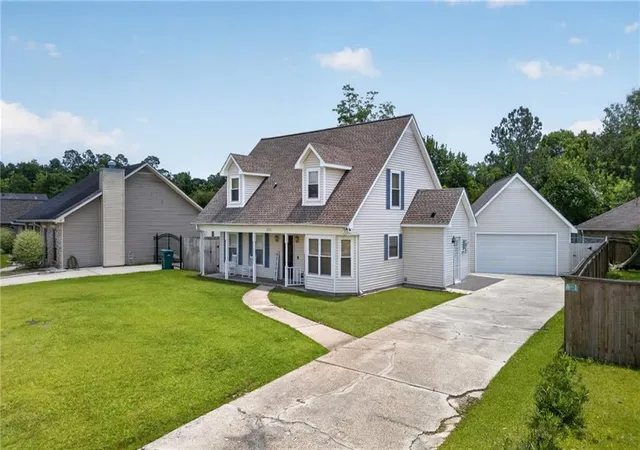 Photo 3 of Single family home for sale at 202 Oakmont Dr, Slidell, LA 70460 | MLS# 2561010 | Listing updated on 2026-09-05