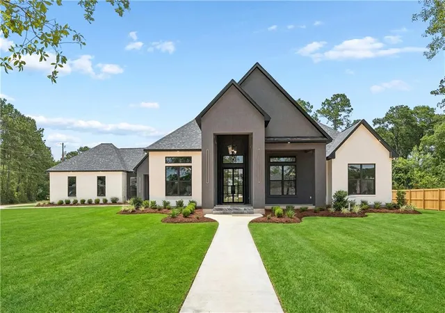 Photo 2 of Single family home for sale at 13131 Rue Chateau, Ponchatoula, LA 70454 | MLS# 2561721 | Listing updated on 2026-10-04