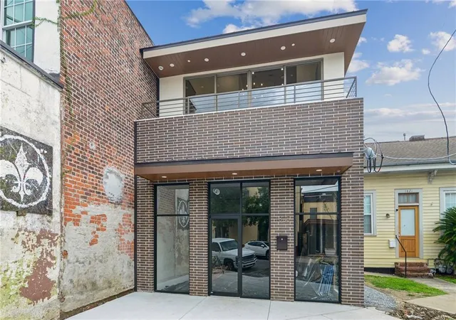 Photo 2 of Multi family home for sale at 1825 27 Sophie Wright Pl, New Orleans, LA 70130 | MLS# 2562293 | Listing updated on 2026-09-12