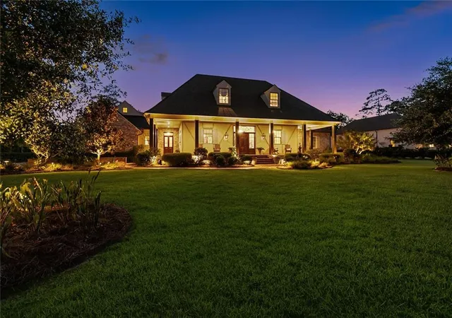 Photo 2 of Mansion for sale at 25 Hummingbird Rd, Covington, LA 70433 | MLS# 2554073 | Listing updated on 2026-09-22