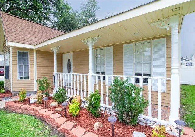 Photo 2 of Single family home for sale at 3753 Ashton Dr, Destrehan, LA 70047 | MLS# 2560982 | Listing updated on 2026-08-31