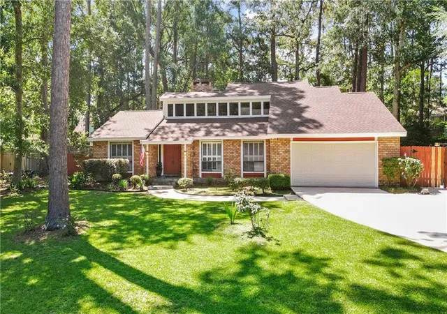 Photo 2 of Sale Pending at 225 Shaunell Dr, Mandeville, LA 70448 | MLS# 2561718 | Listing updated on 2026-09-07