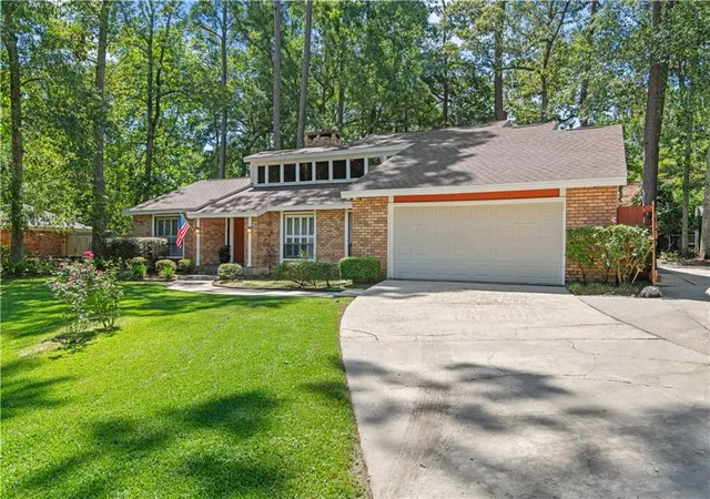 Photo 3 of Sale Pending at 225 Shaunell Dr, Mandeville, LA 70448 | MLS# 2561718 | Listing updated on 2026-09-07
