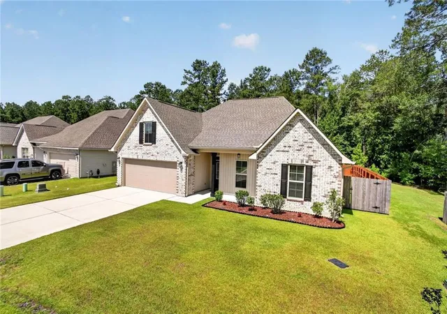 Photo 3 of Single family home for sale at 73004 Still Holw Dr, Covington, LA 70433 | MLS# 2562903 | Listing updated on 2026-09-15