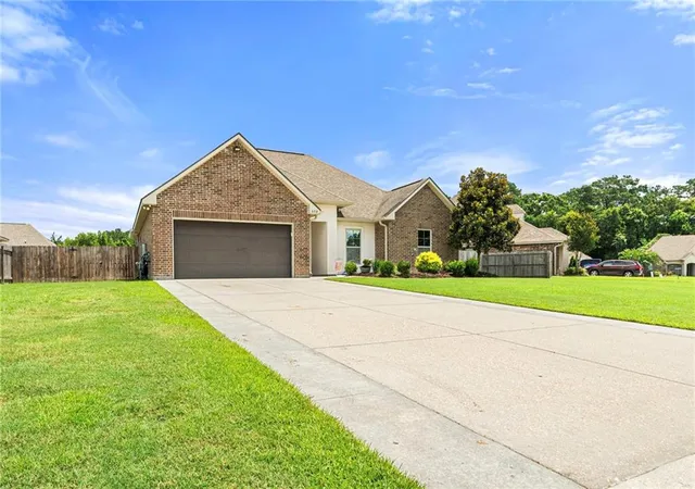 Photo 3 of Single family home for sale at 578 Ponderosa Dr, Ponchatoula, LA 70454 | MLS# 2562533 | Listing updated on 2026-09-30