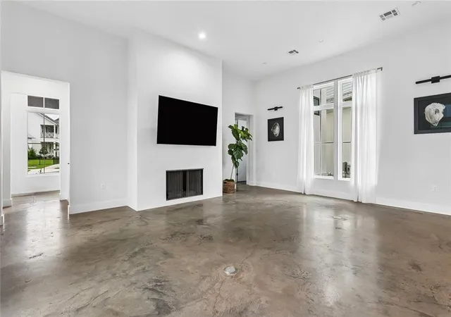 Photo 3 of Single family home for sale at 420 Melrose Ave, Covington, LA 70433 | MLS# 2563167 | Listing updated on 2026-09-19