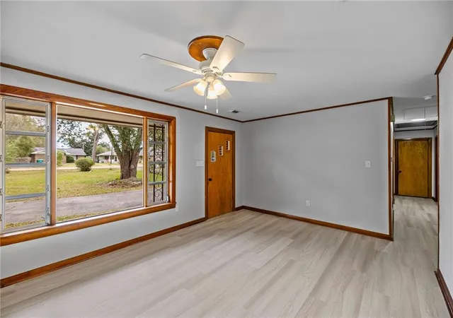 Photo 3 of Single family home for sale at 445 S 5th Street, Ponchatoula, LA 70454 | MLS# 2563533 | Listing updated on 2026-09-16