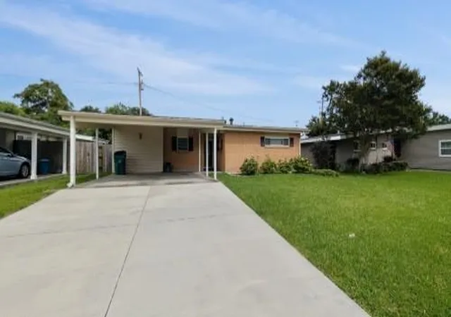Photo 1 of Single family home for sale at 904 Lynnette Dr, Metairie, LA 70003 | MLS# 2563537 | Listing updated on 2026-09-28