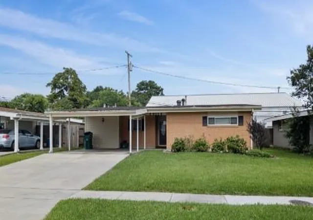 Photo 2 of Single family home for sale at 904 Lynnette Dr, Metairie, LA 70003 | MLS# 2563537 | Listing updated on 2026-09-28