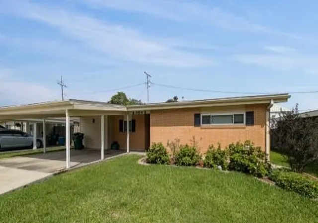 Photo 3 of Single family home for sale at 904 Lynnette Dr, Metairie, LA 70003 | MLS# 2563537 | Listing updated on 2026-09-28