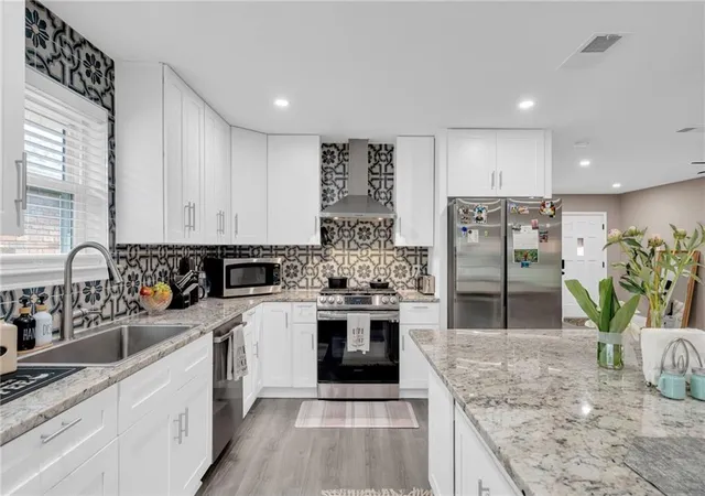 Photo 2 of Single family home for sale at 4916 Kawanee Ave, Metairie, LA 70006 | MLS# 2563789 | Listing updated on 2026-10-01