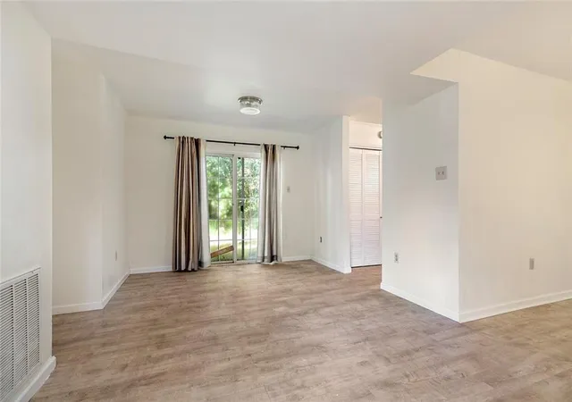 Photo 3 of Single family home for sale at 7544 Pennhill Dr, Baton Rouge, LA 70817 | MLS# 2563998 | Listing updated on 2026-09-22