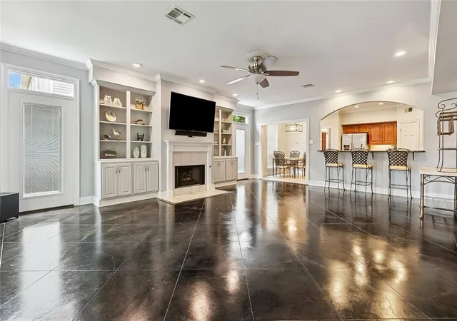 Photo 3 of Townhouse for sale at 216 Vine St, Metairie, LA 70005 | MLS# 2564324 | Listing updated on 2026-09-19