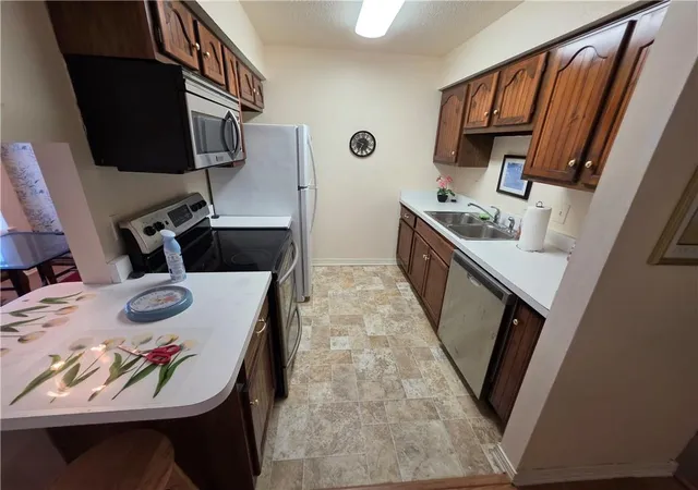 Listing Photo 5 - Condo for sale in building located at 3629 Ridgelake Dr, Metairie, LA 70002 - Unit #8
