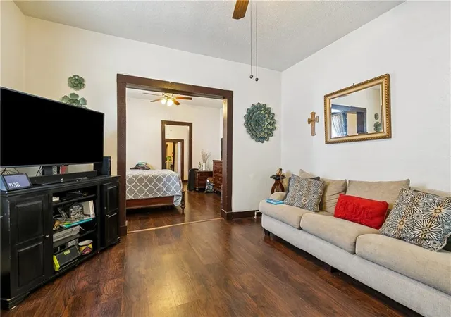 Listing Photo 2 - Condo for sale in building located at 812 14 Brooklyn St, New Orleans, LA 70114