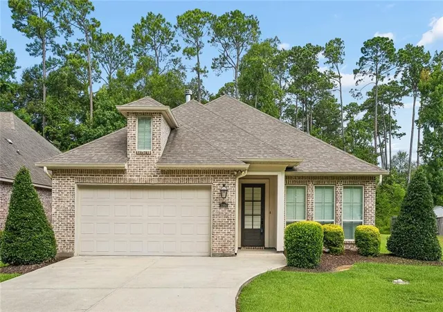 Photo 2 of Single family home for sale at 2064 Molitor St, Mandeville, LA 70448 | MLS# 2564284 | Listing updated on 2026-09-20