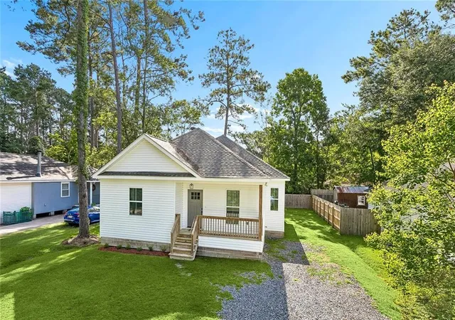 Photo 2 of Sale Pending at 70472 K St, Covington, LA 70433 | MLS# 2565069 | Listing updated on 2026-09-09