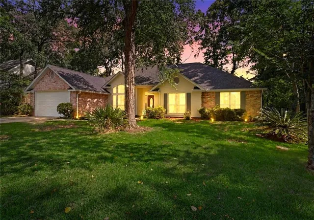 Photo 2 of Single family home for sale at 2057 Ponderosa Pl, Mandeville, LA 70448 | MLS# 2564616 | Listing updated on 2026-09-07