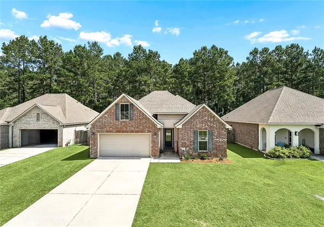 Photo 1 of Single family home for sale at 12372 Parma Cir, Covington, LA 70435 | MLS# 2565070 | Listing updated on 2026-09-01