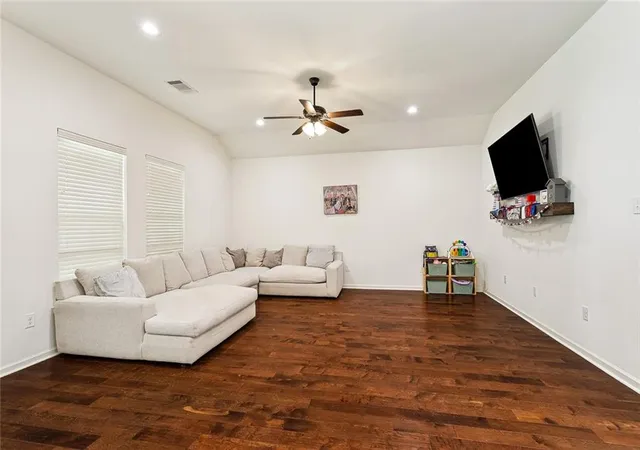 Photo 3 of Single family home for sale at 12372 Parma Cir, Covington, LA 70435 | MLS# 2565070 | Listing updated on 2026-09-01