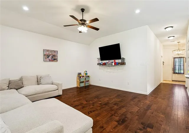 Photo 3 of Single family home for sale at 12372 Parma Cir, Covington, LA 70435 | MLS# 2565070 | Listing updated on 2026-09-01