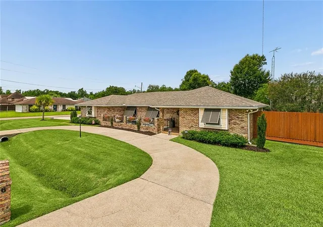 Photo 2 of Single family home for sale at 516 Terri Dr, Luling, LA 70070 | MLS# 2562614 | Listing updated on 2026-09-18