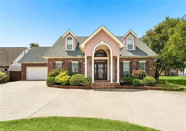 Photo 3 of Single family home for sale at 1065 Clipper Dr, Slidell, LA 70458 | MLS# 2565298 | Listing updated on 2026-09-28