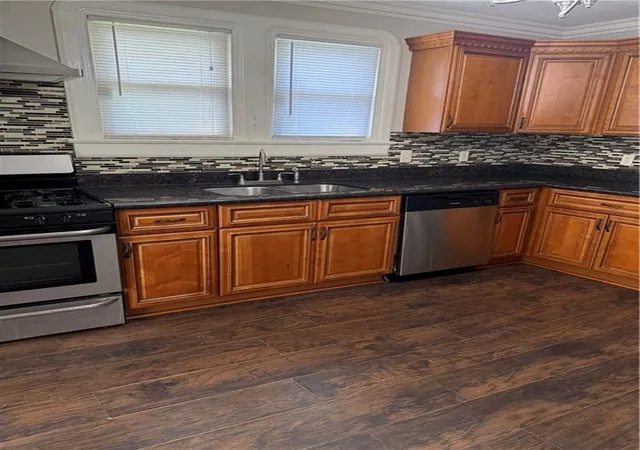 Photo 4 of Sale Pending at 524 Brown Ave, Harvey, LA 70058 | MLS# 2565389 | Listing updated on 2026-09-17