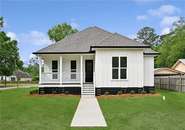 Photo 1 of Single family home for sale at 1804 Destin St, Mandeville, LA 70448 | MLS# 2565184 | Listing updated on 2026-09-24
