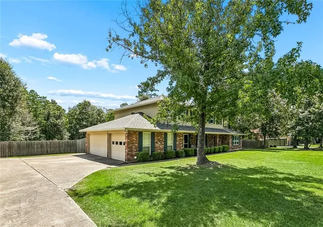 Photo 2 of Single family home for sale at 116 Rue Acadian, Slidell, LA 70461 | MLS# 2562508 | Listing updated on 2026-08-31
