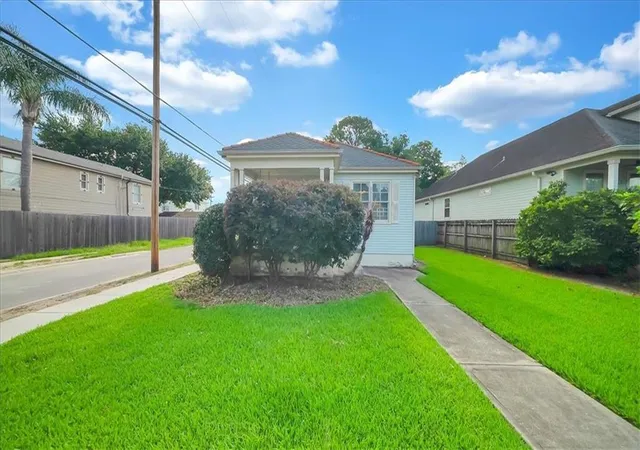 Photo 2 of Single family home for sale at 4979 Painters St, New Orleans, LA 70122 | MLS# 2565638 | Listing updated on 2026-10-03