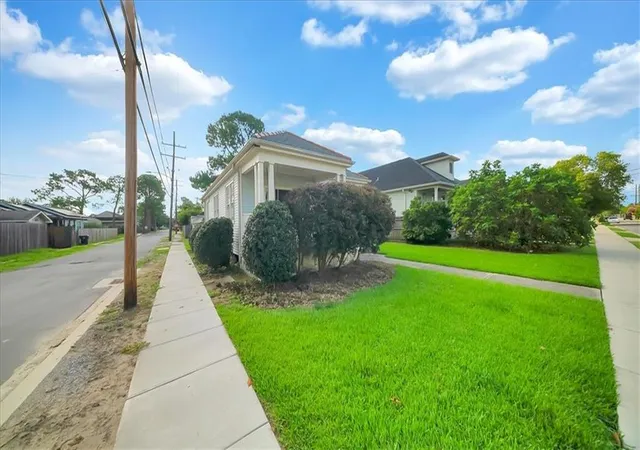 Photo 3 of Single family home for sale at 4979 Painters St, New Orleans, LA 70122 | MLS# 2565638 | Listing updated on 2026-10-03