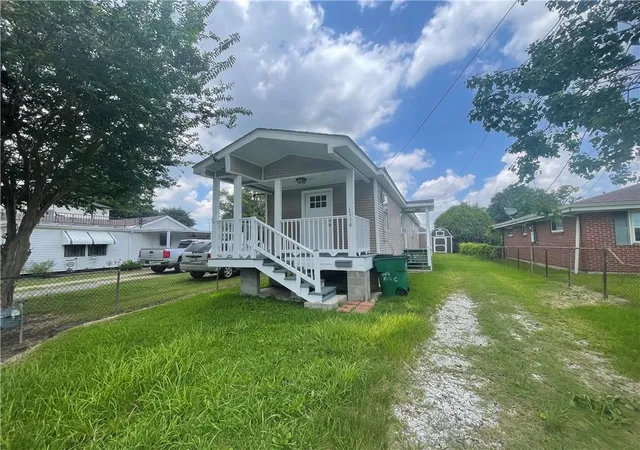 Photo 3 of Single family home for sale at 1114 Ave C, Westwego, LA 70094 | MLS# 2561917 | Listing updated on 2026-09-22