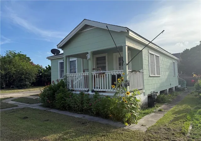 Photo 3 of Single family home for sale at 312 N Turnbull Dr, Metairie, LA 70001 | MLS# 2565615 | Listing updated on 2026-10-02