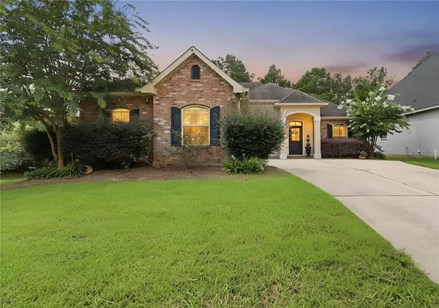 Photo 1 of Single family home for sale at 365 Brown Thrasher Loop, Madisonville, LA 70447 | MLS# 2565573 | Listing updated on 2026-09-11