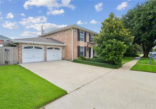 Photo 3 of Single family home for sale at 4600 Carthage St, Metairie, LA 70002 | MLS# 2565514 | Listing updated on 2026-09-18