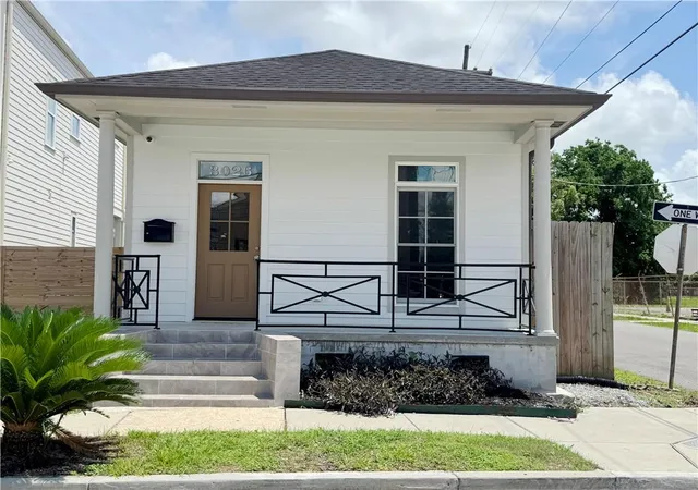 Single family home for sale at 3026 S Saratoga St, New Orleans, LA 70115 | MLS# 2564301