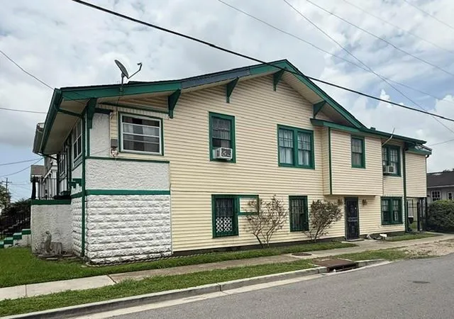 Photo 2 of Single family home for sale at 4236 S Roman St, New Orleans, LA 70125 | MLS# 2566264 | Listing updated on 2026-09-16