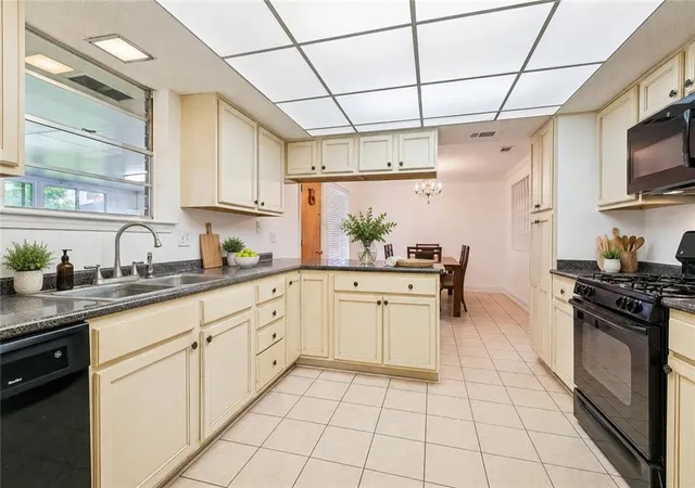 Photo 3 of Single family home for sale at 1308 Chickasaw Ave, Metairie, LA 70005 | MLS# 2565917 | Listing updated on 2026-09-16