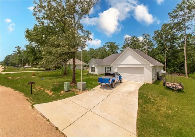 Single family home for sale at 164 Keeneland Pl Loop, Folsom, LA 70438 | MLS# 2566660