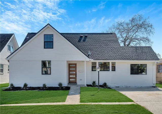 Photo 2 of Single family home for sale at 6000 Rosalie Ct, Metairie, LA 70003 | MLS# 2566698 | Listing updated on 2026-08-31