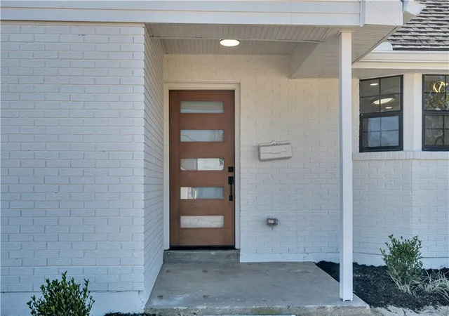 Photo 3 of Single family home for sale at 6000 Rosalie Ct, Metairie, LA 70003 | MLS# 2566698 | Listing updated on 2026-08-31
