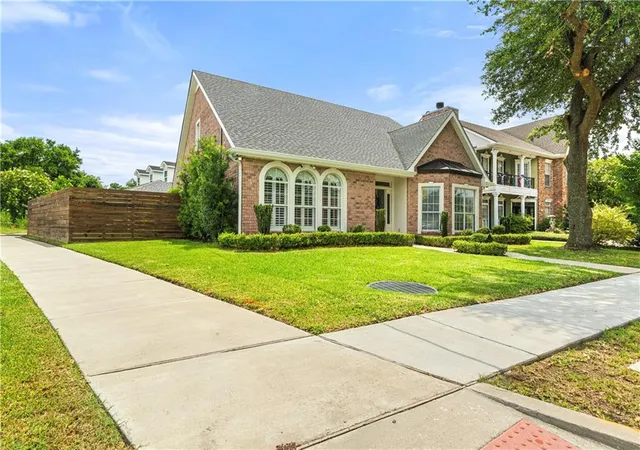 Photo 3 of Single family home for sale at 1 Veeda Ct, River Ridge, LA 70123 | MLS# 2566823 | Listing updated on 2026-10-04