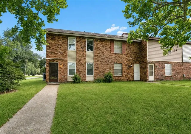 Photo 1 of Townhouse for sale at 1128 Saint Maria St, Luling, LA 70070 | MLS# 2566874 | Listing updated on 2026-09-13