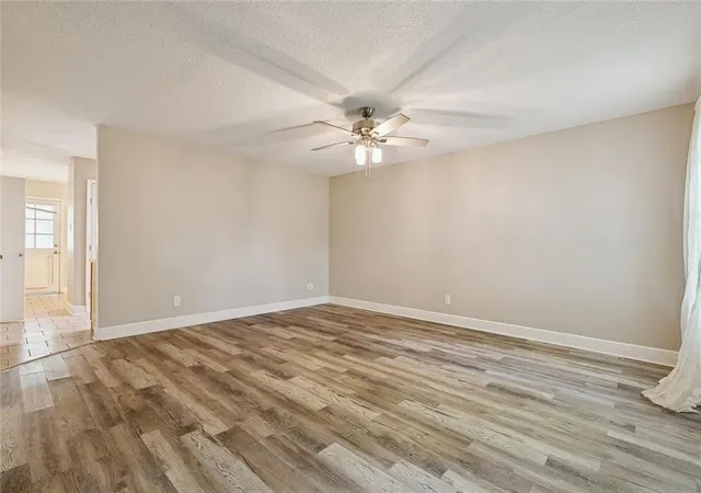Photo 3 of Townhouse for sale at 1128 Saint Maria St, Luling, LA 70070 | MLS# 2566874 | Listing updated on 2026-09-13