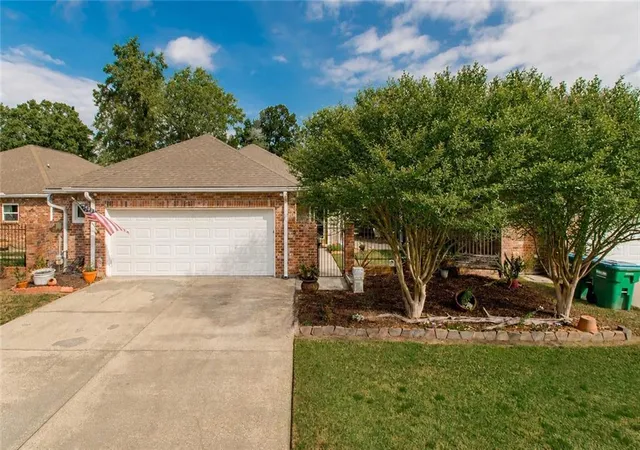 Single family home for sale at 303 Garden Ln, Denham Springs, LA 70726 | MLS# 2566855